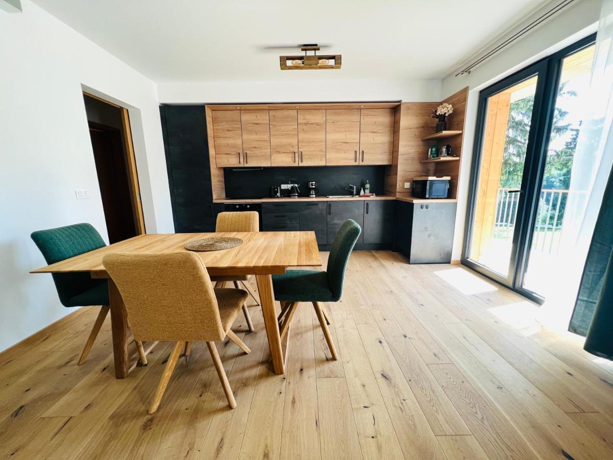 Family 2 Bedroom Ski&Bike Apartment With Terrase ヤンスケー・ラーズニェ エクステリア 写真