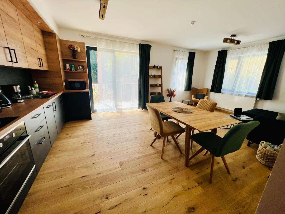 Family 2 Bedroom Ski&Bike Apartment With Terrase ヤンスケー・ラーズニェ エクステリア 写真